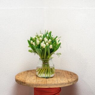 witte tulpen vooraanzicht bloemen bezorgen